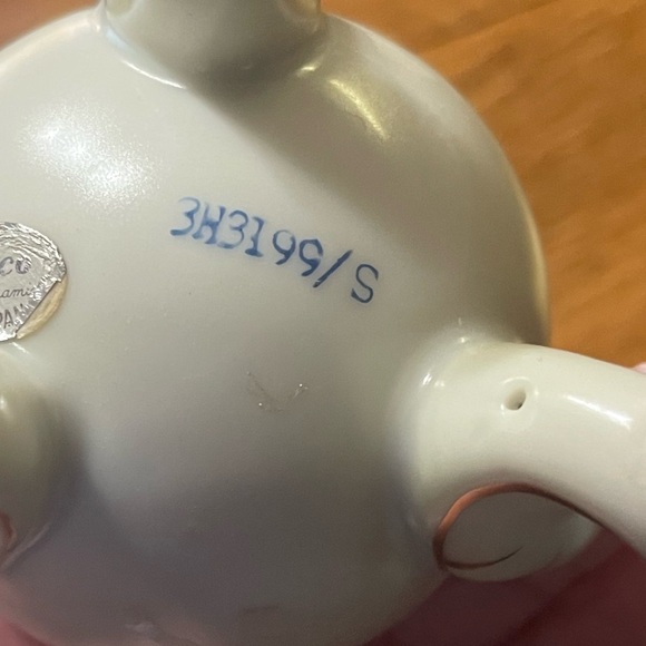 Vintage Napco Hand-Painted Floral Cracked Egg Ceramic Three-Footed Vase - Picture 7 of 7